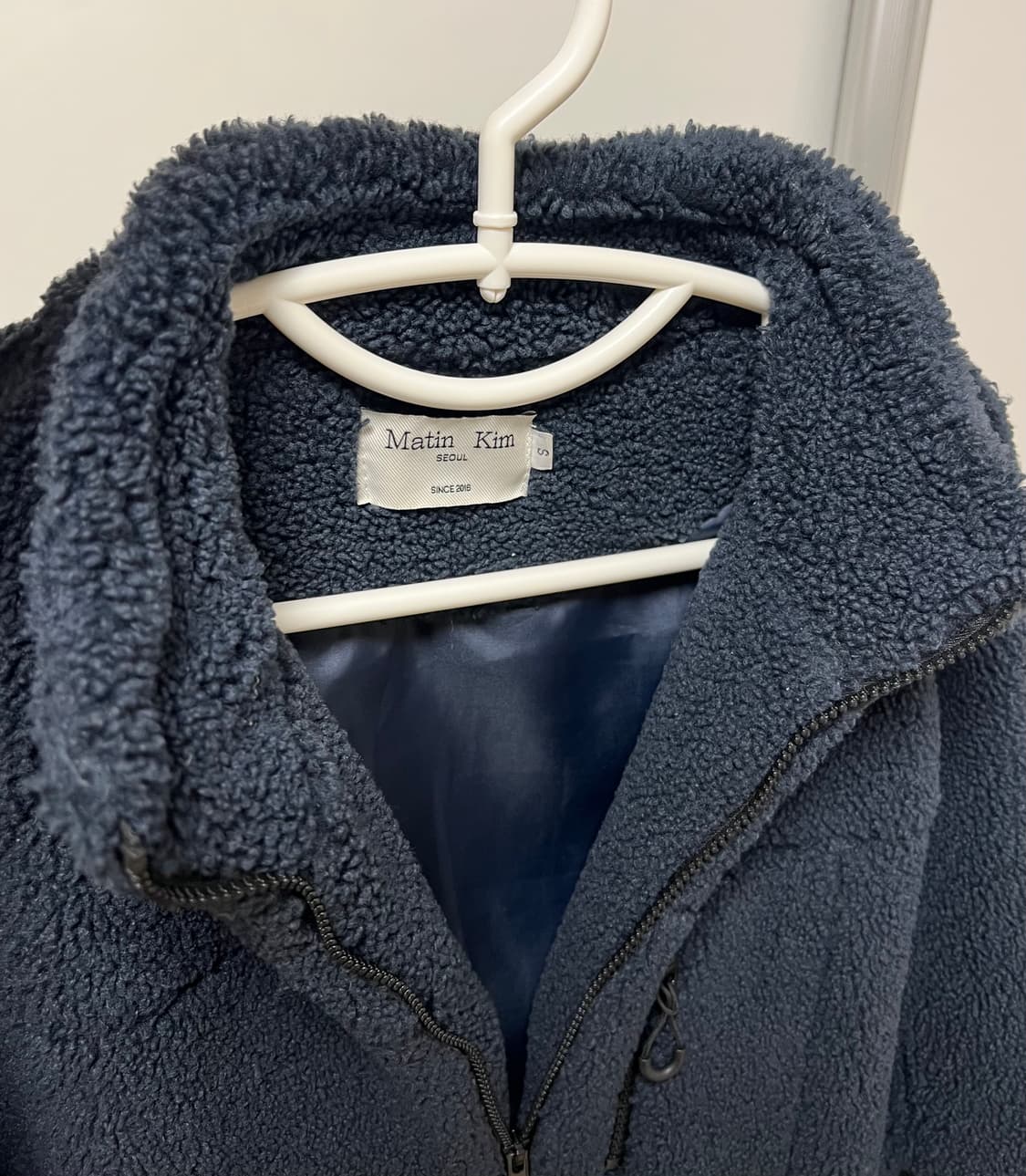 마뗑킴 플리스 집업 점퍼 네이비 상품이미지3