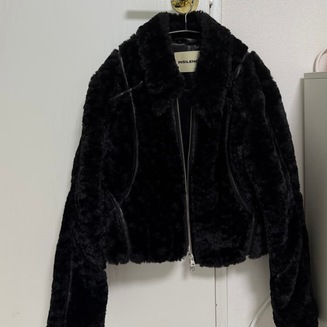 인사일런스 우먼 레더 바인딩 퍼 점퍼 상품이미지4