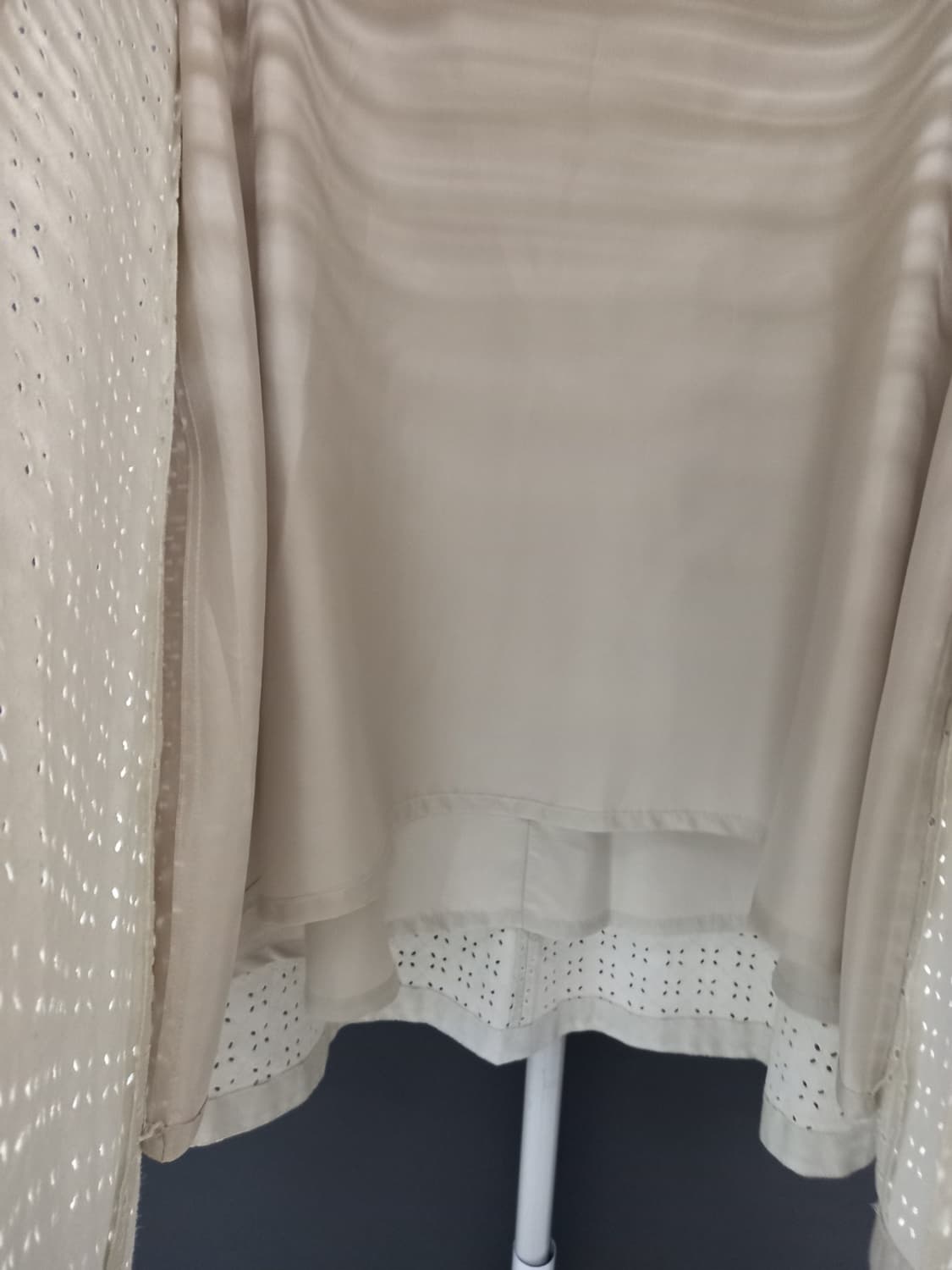 타임 춘추동 페이크 레더 펀칭 맥시 플레어 롱 스커트 33.44 상품이미지6