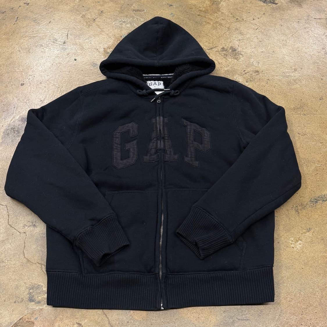갭 올블랙 후드집업 상품이미지2