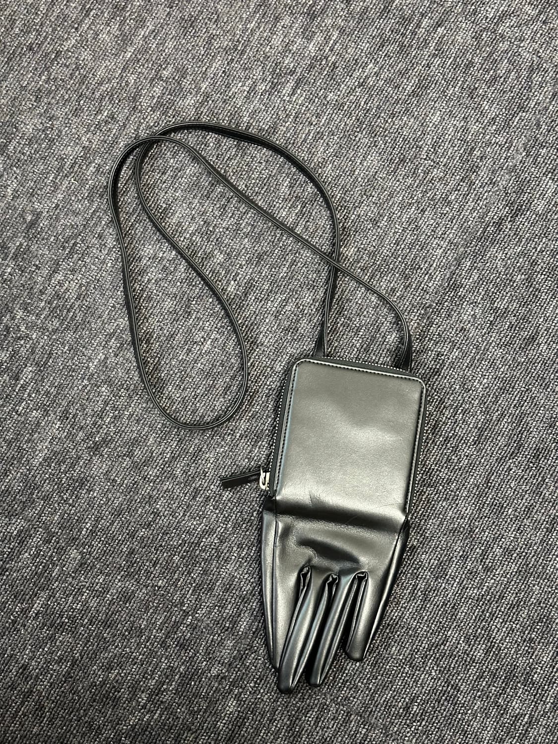 MM6 Maison Margiela 글로브 미니 숄더백 상품이미지4