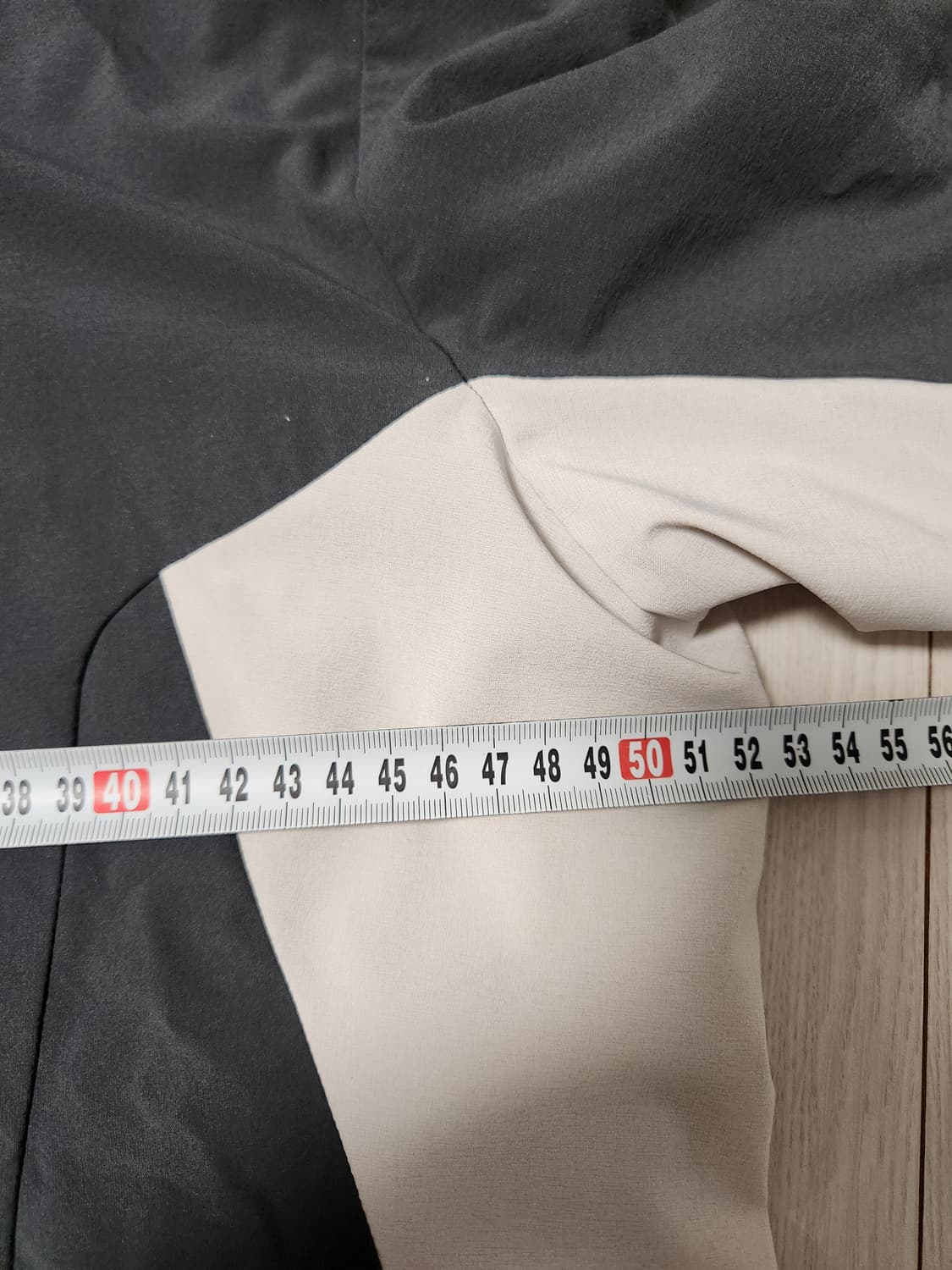 데상트 바람막이 집업 자켓 사이즈100(L)

오염 하자없이 깨끗해요^^ 상품이미지7