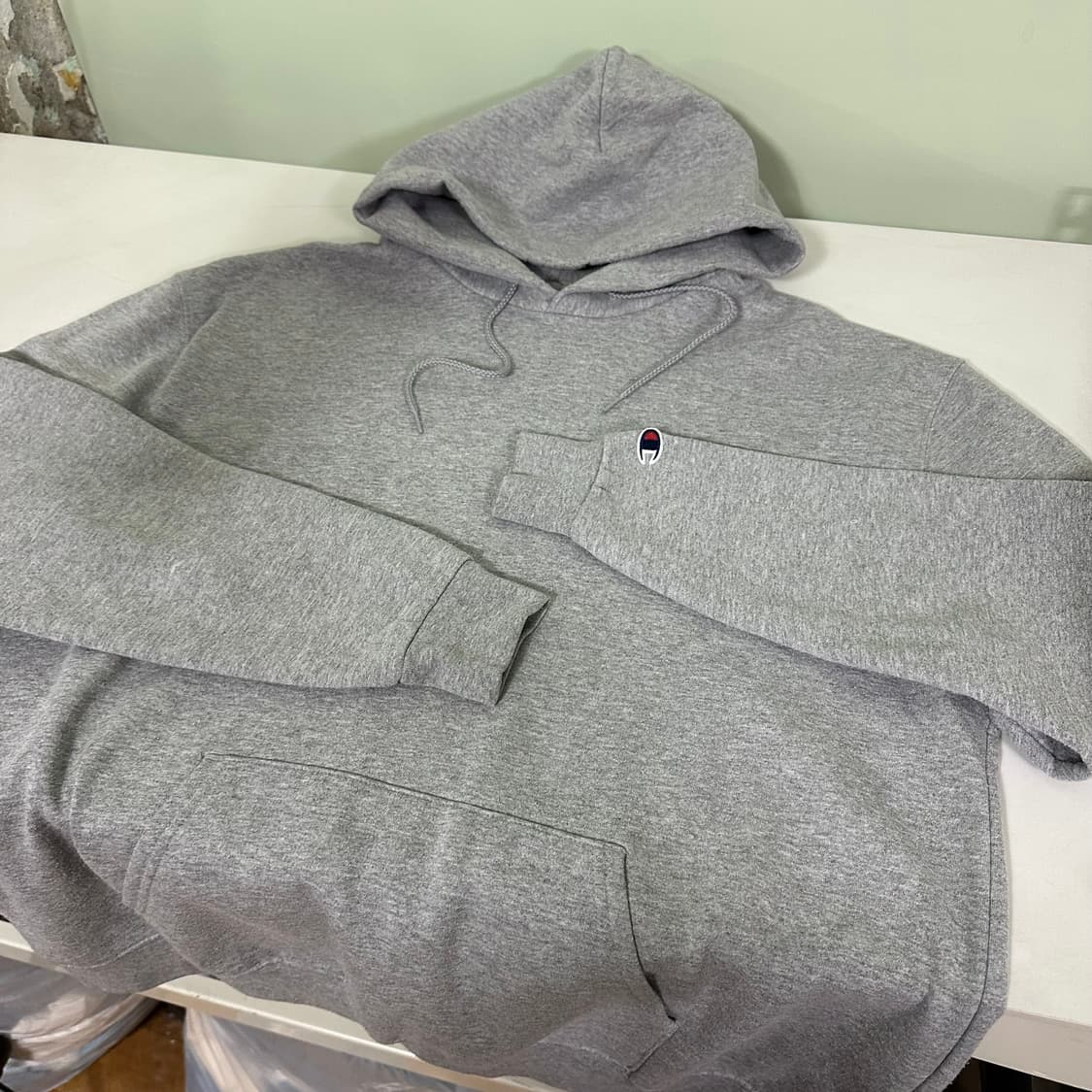 XL 챔피온 그레이 손목로고 스웻후드티 상품이미지2