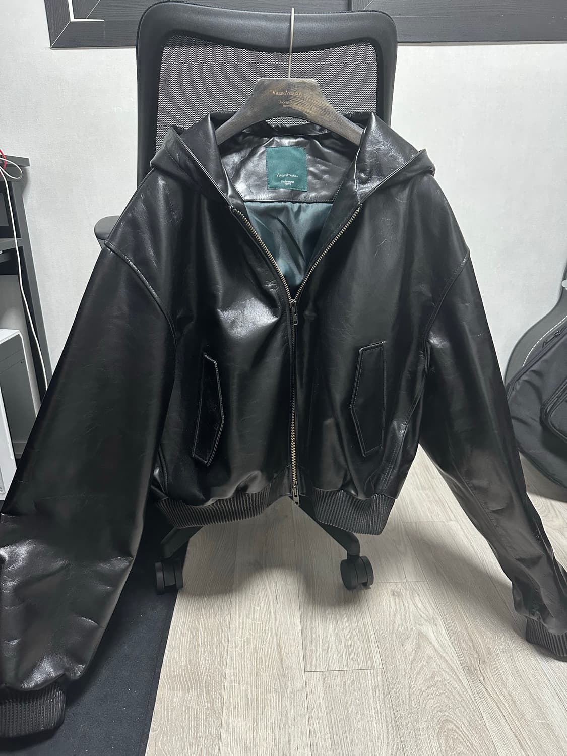 언더마이카 오버사이즈 크롭 카우하이드 후디드 봄버 1사이즈 상품이미지1