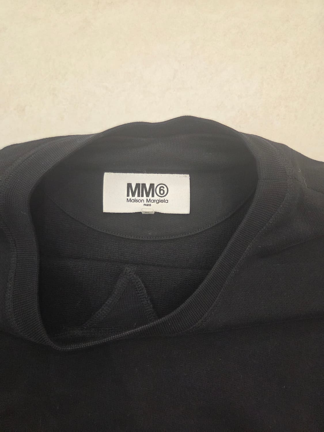 메종마르지엘라 MM6 비대칭 맨투맨 상품이미지4