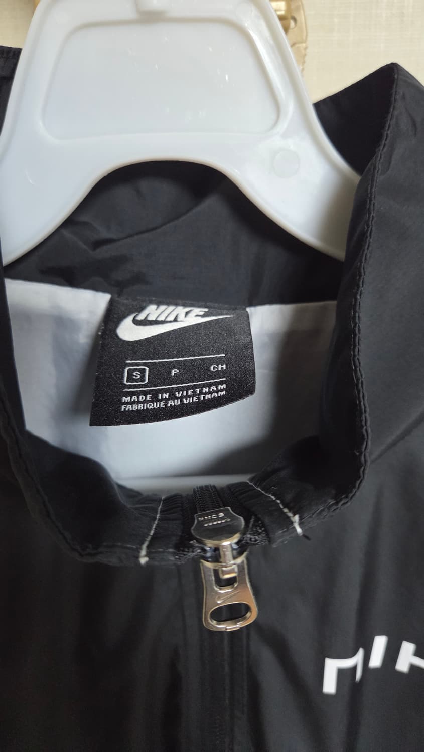 나이키 바람막이 s 상품이미지3