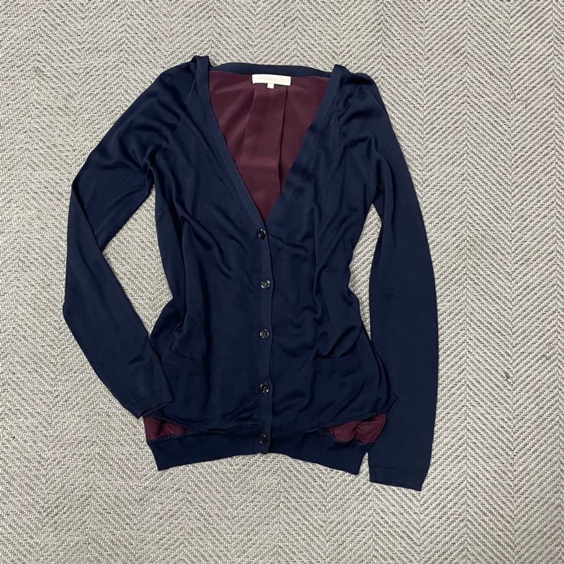 아떼바네사브루노 실크 배색 가디건 v0031 상품이미지1