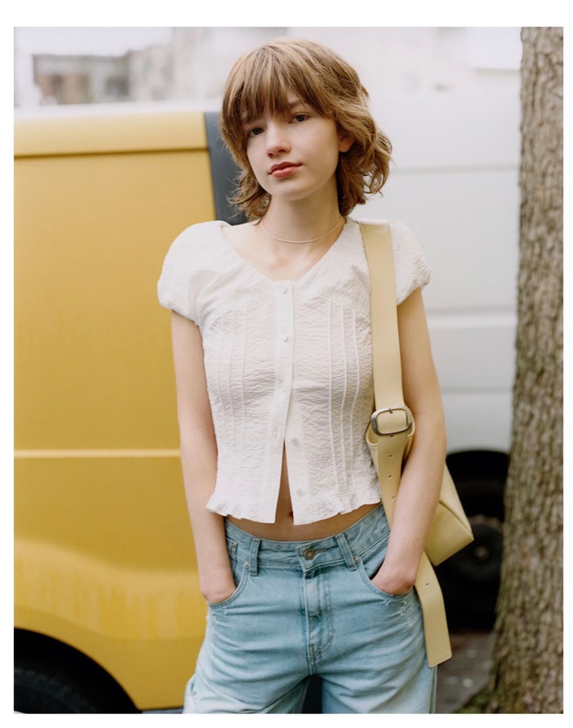 Raive 레이브 핀턱 브이넥 블라우스 상품이미지1