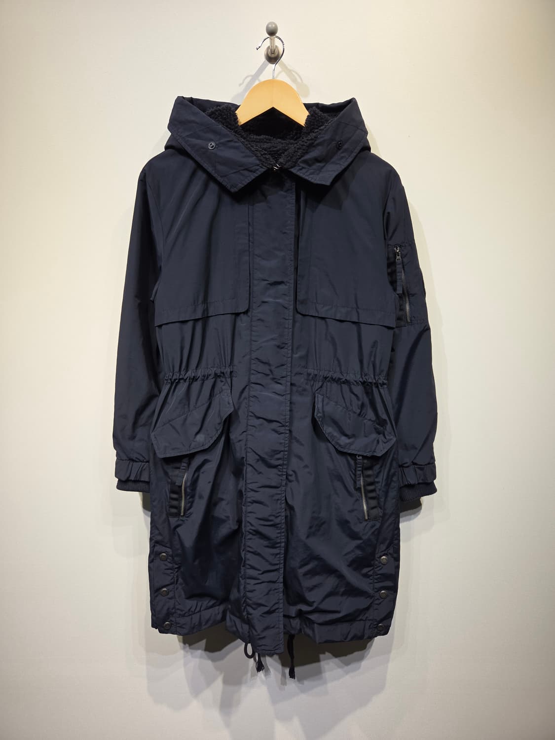 Thursday Island 써스데이 아일랜드 후드 배색 야상 점퍼 상품이미지2