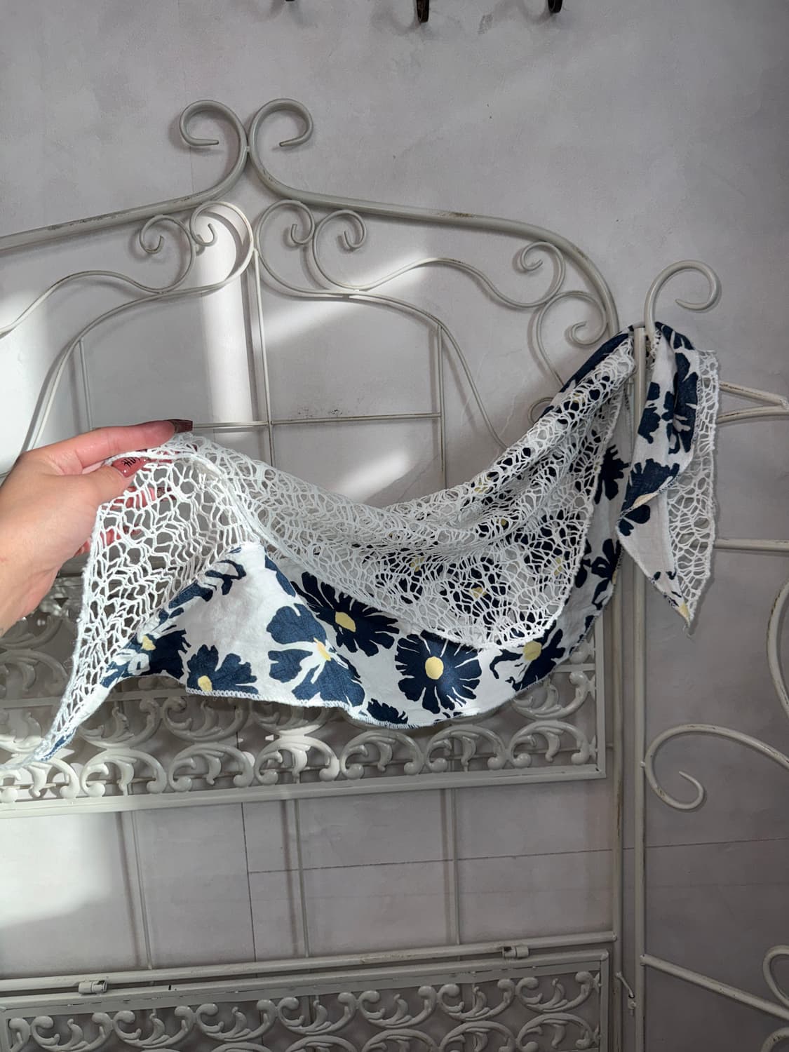 White navy net flower scarf 상품이미지2