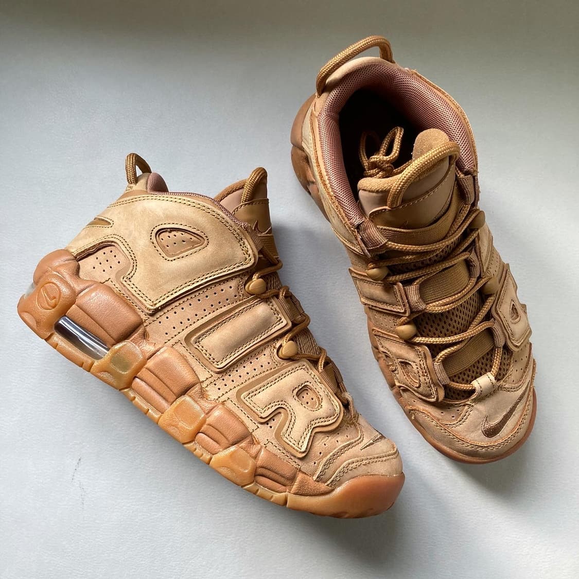 나이키 모어 업템포 플랙스(a.k.a 된장) 상품이미지1