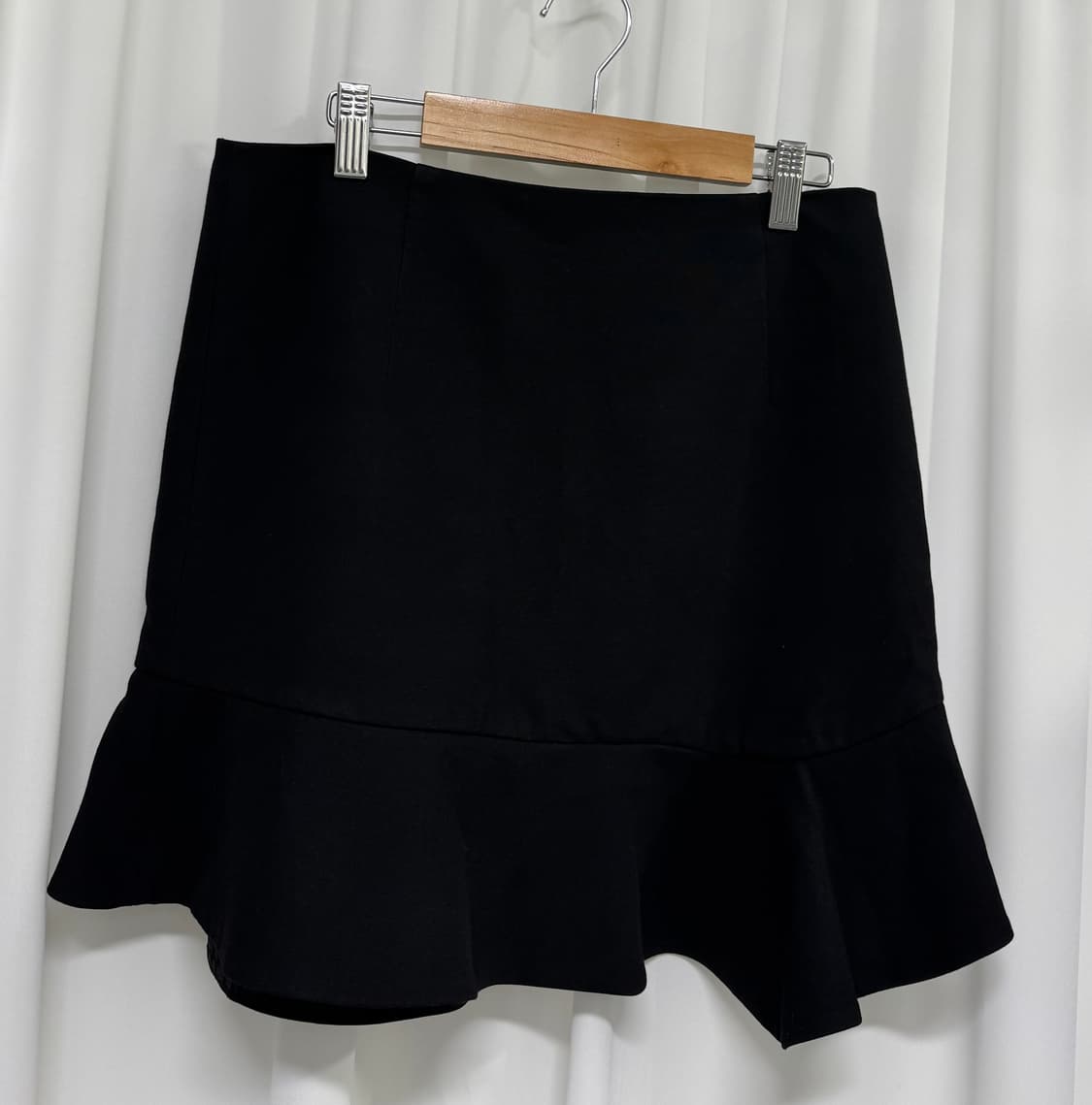 Zara 블랙 프릴 미니 스커트  상품이미지4