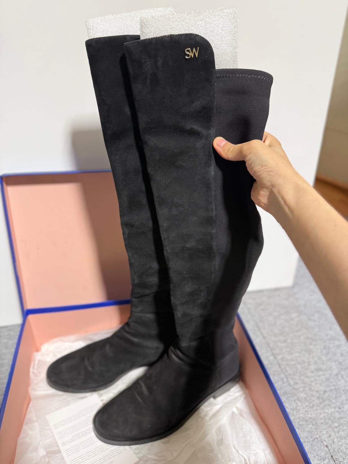 스튜어트 와이츠먼 블랙 니하이롱부츠 250 상품이미지1