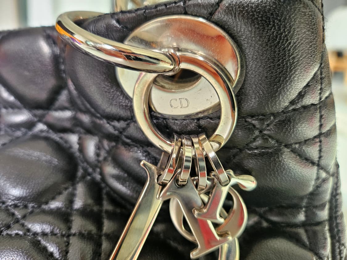 디올 레이디 퀼팅 까나쥬 체인 토트백 상품이미지4