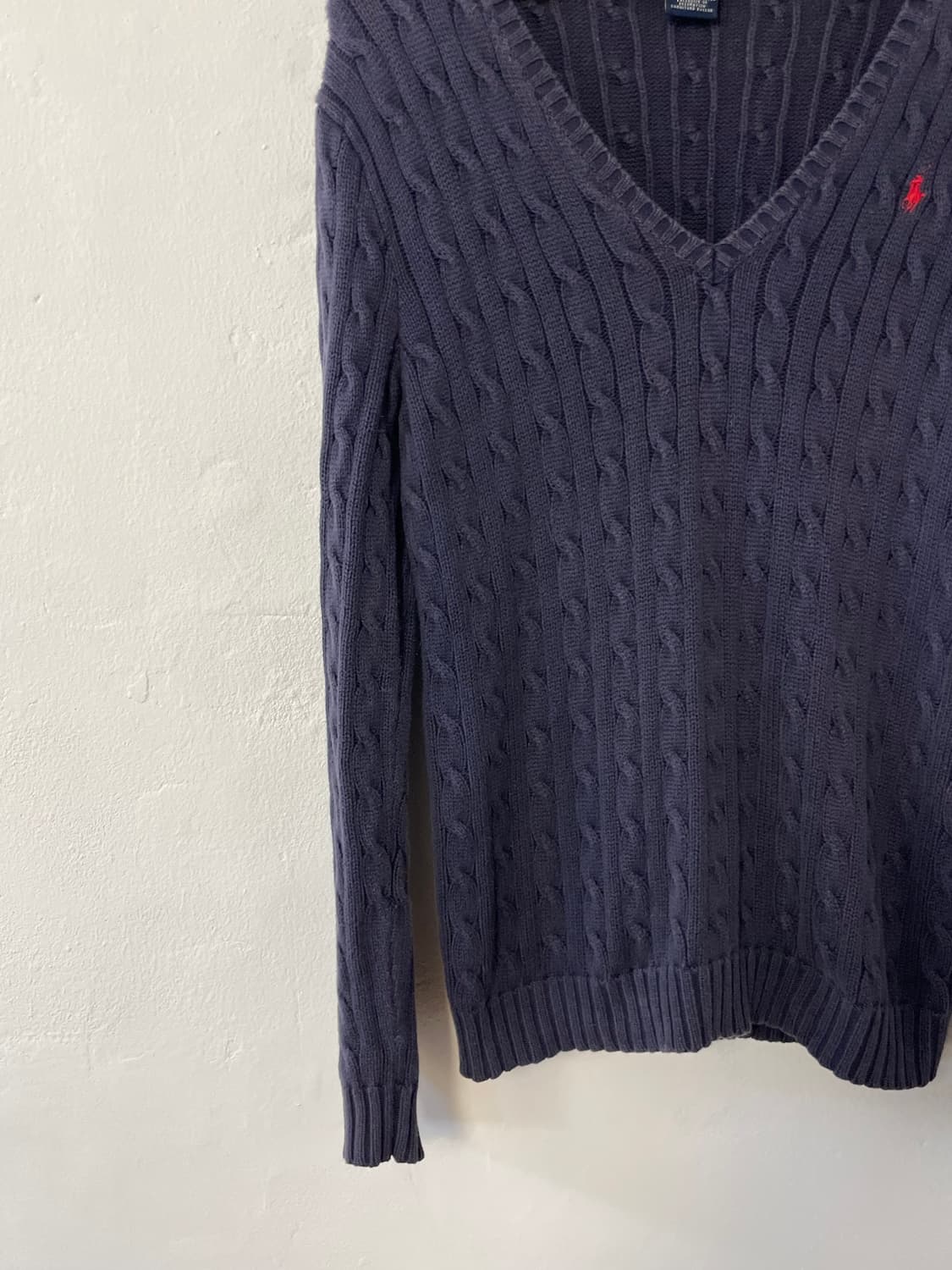 폴로 브이넥 니트  상품이미지3