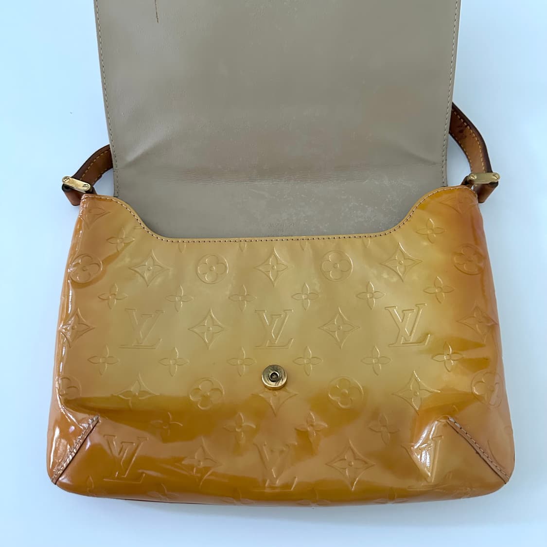 루이비통 Louis vuitton 로고 에나멜 숄더백 상품이미지6