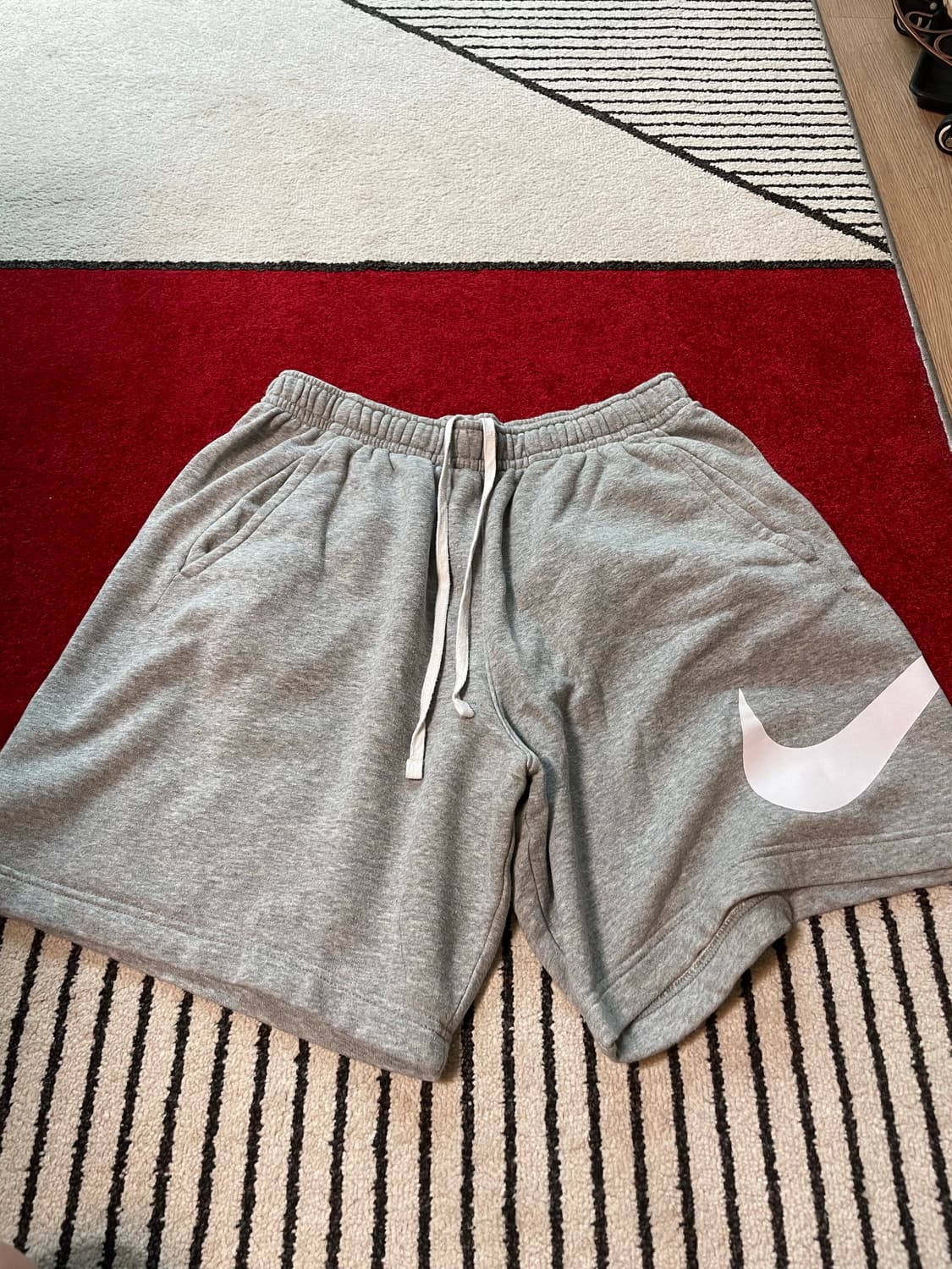 나이키 NSW 클럽 그래픽 쇼츠 다크그레이 헤더 XL 상품이미지1