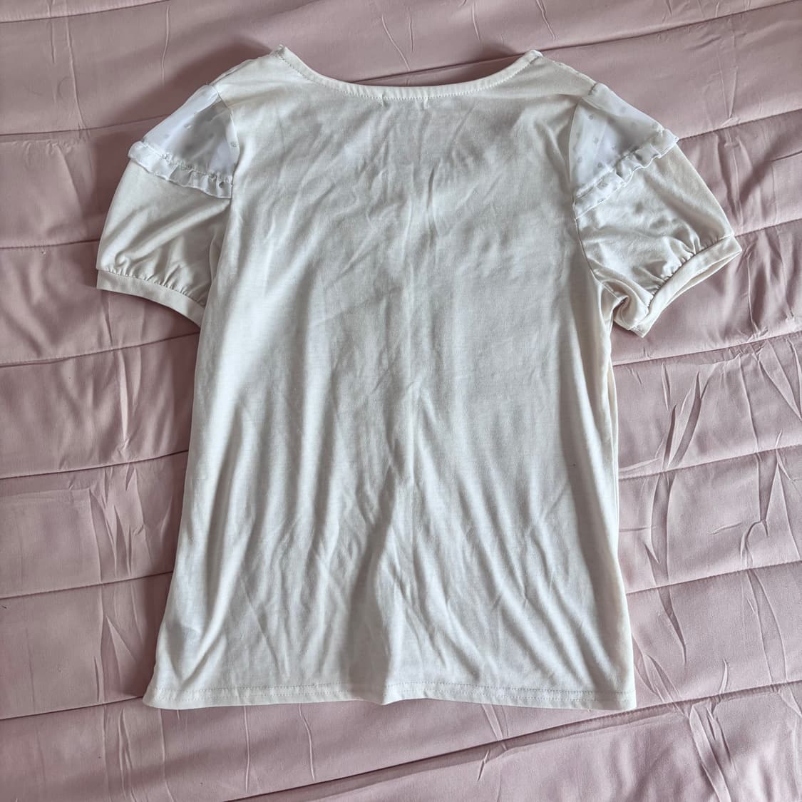 엑시즈팜 아이보리 도트 프릴 블라우스 로걀탑 상품이미지2