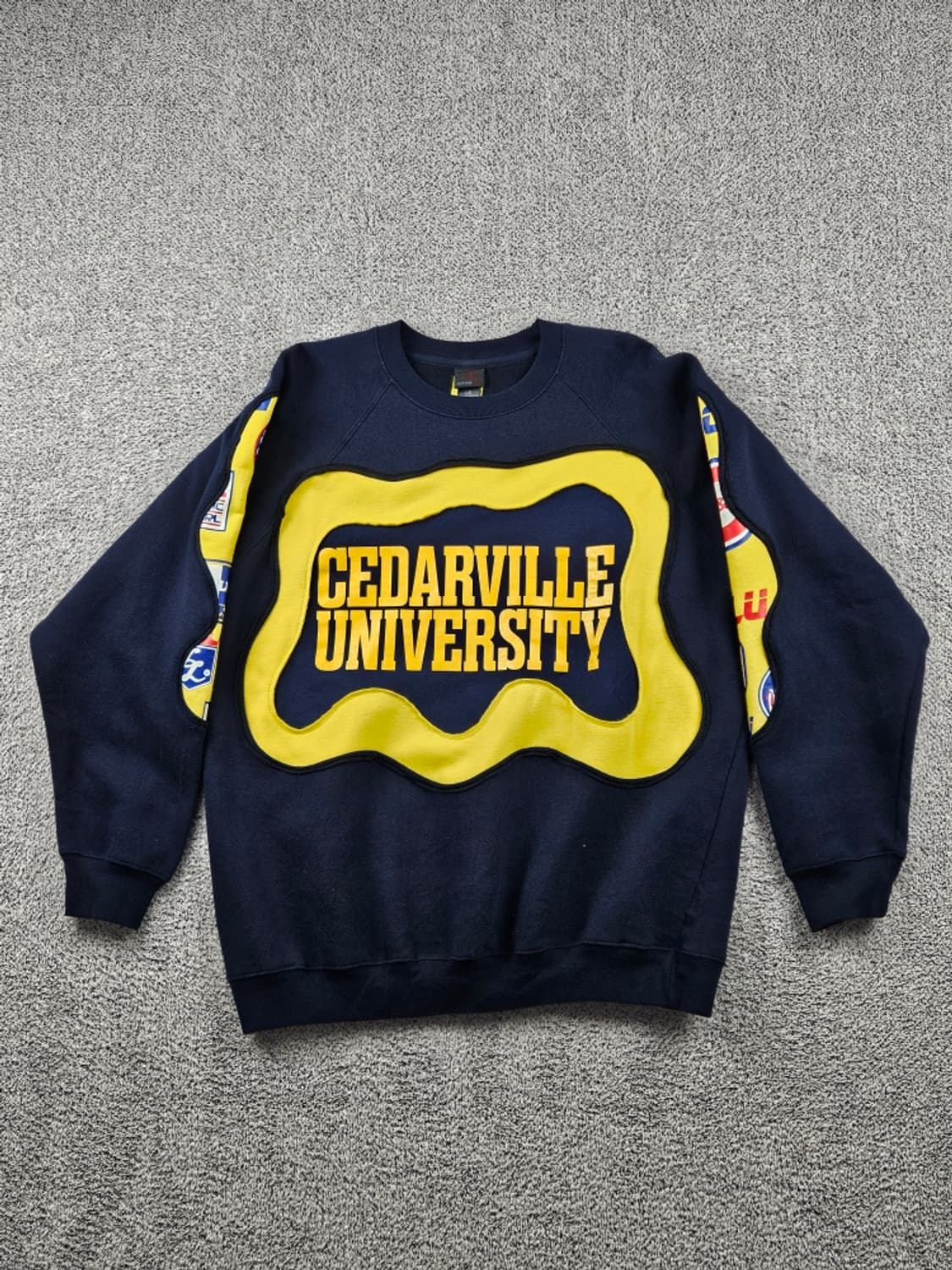 시더빌유니버시티 아플리케 커스텀 맨투맨 ( L ) / 9319 상품이미지2