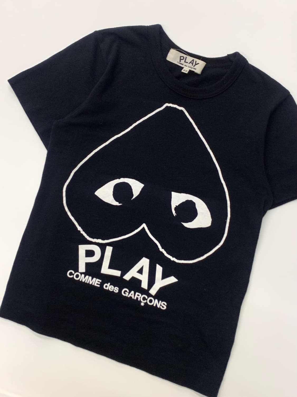 COMMEdesGARCONS 꼼데가르송 블랙 플레이 로고 티셔츠 상품이미지3