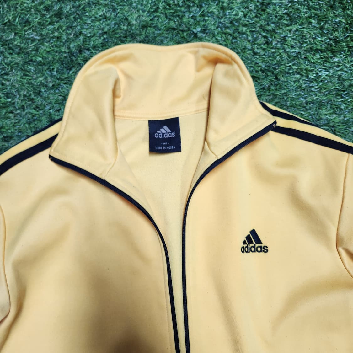 아디다스 옐로우 삼선 트랙자켓 (Y2K 무드) 상품이미지2