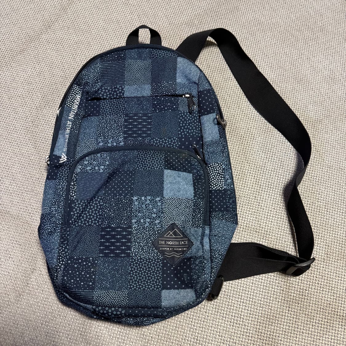 노스페이스 패턴 슬링백 상품이미지1