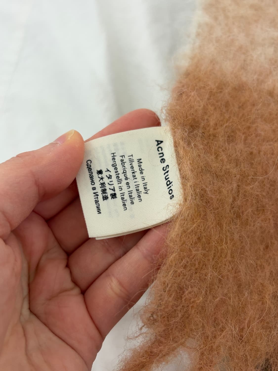 아크네 스튜디오 모헤어 머플러 12만원 상품이미지3