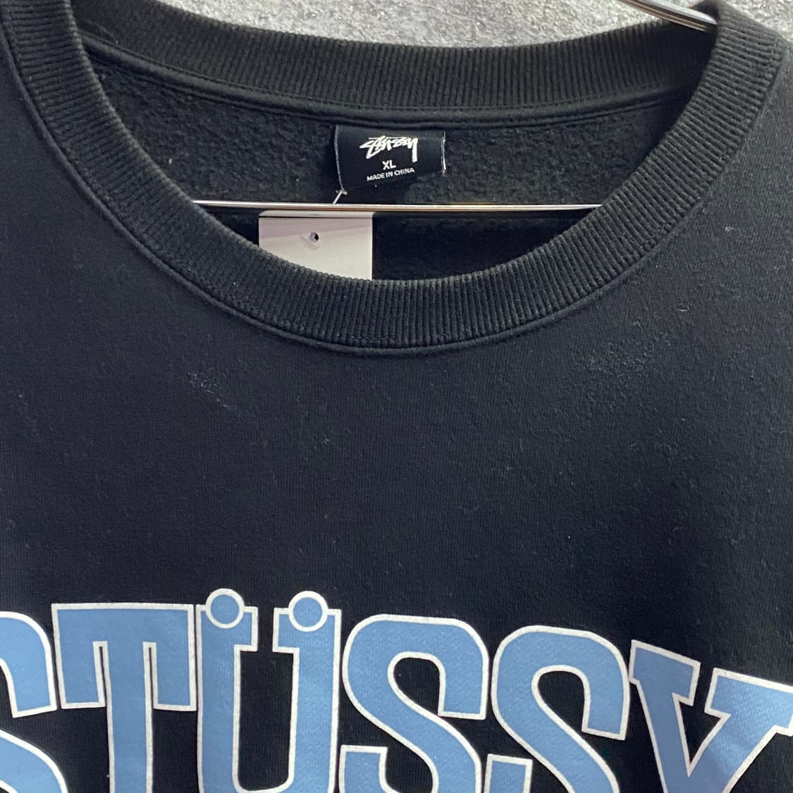 스투시 빅로고 블랙 스웻셔츠 B3541 상품이미지3