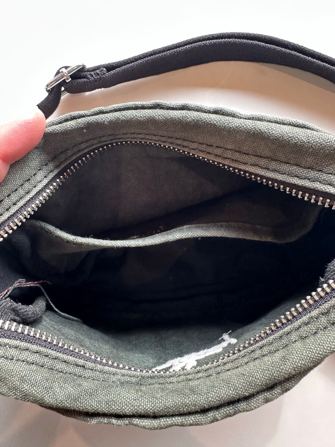 STUSSY 캔버스 워시드 사이드 파우치 상품이미지5