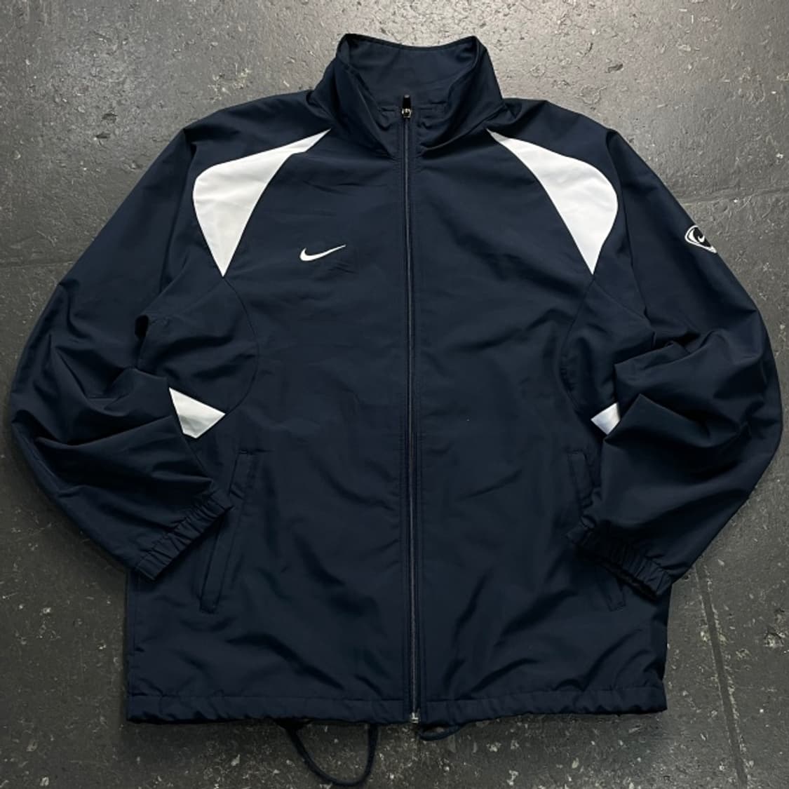 100 나이키 스우시 바람막이  상품이미지1
