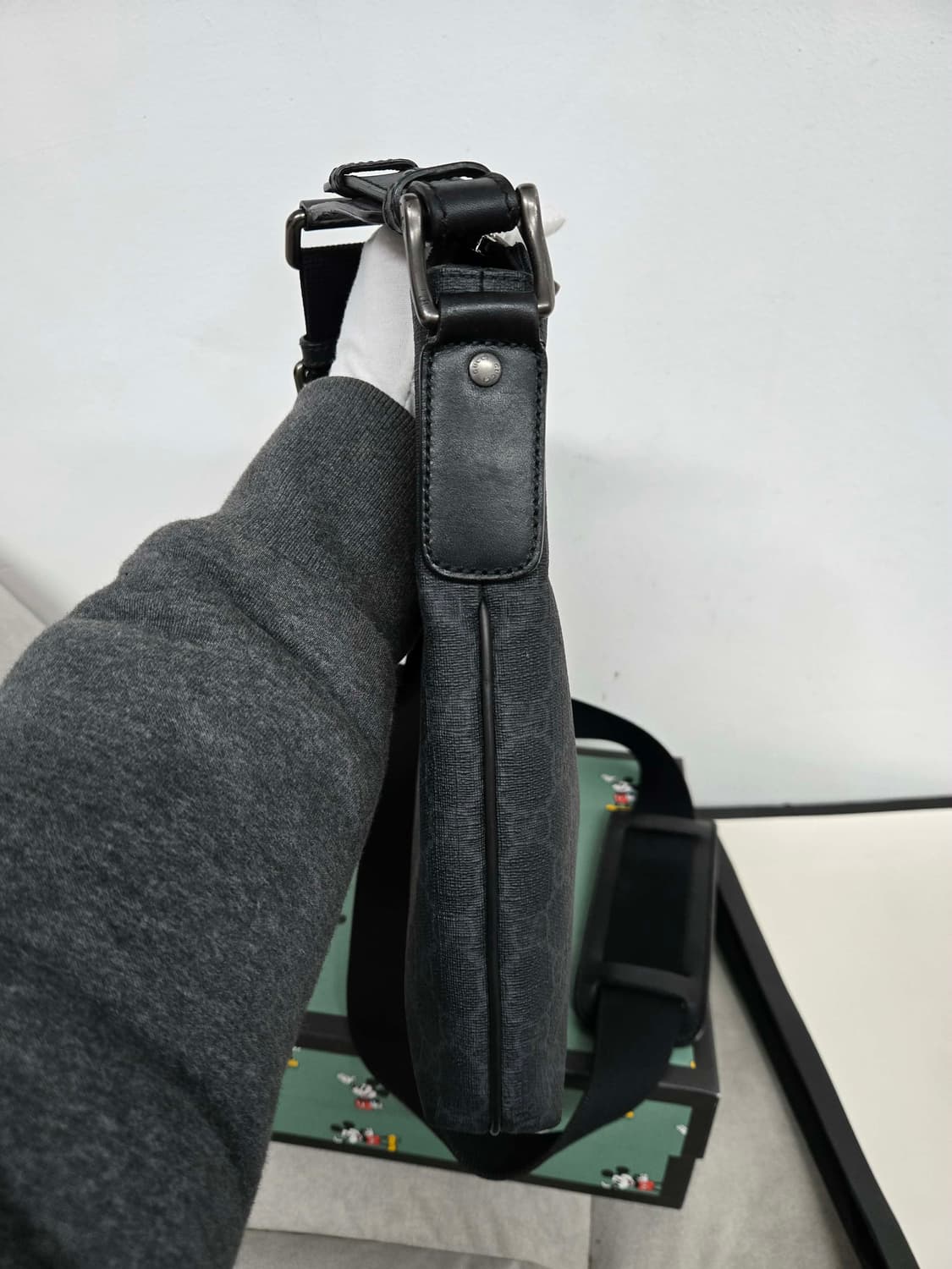 [보증서 정품] 구찌 시그니처 GG 메신저백 상품이미지2