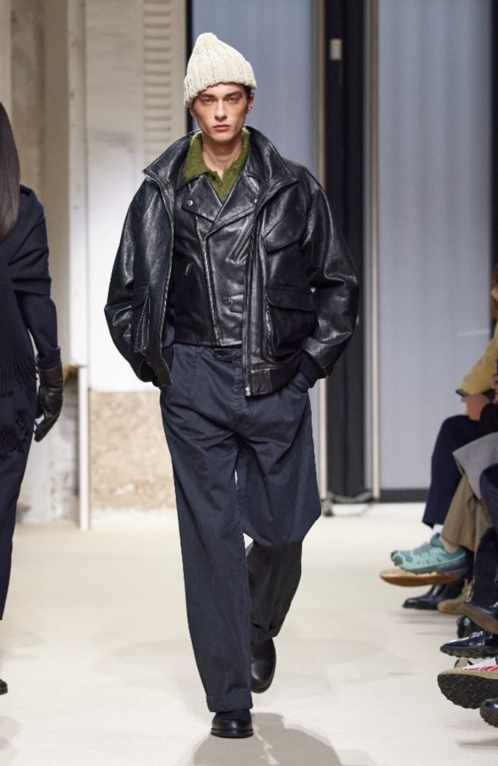 오라리 product dyed finx onetuck chino 상품이미지2