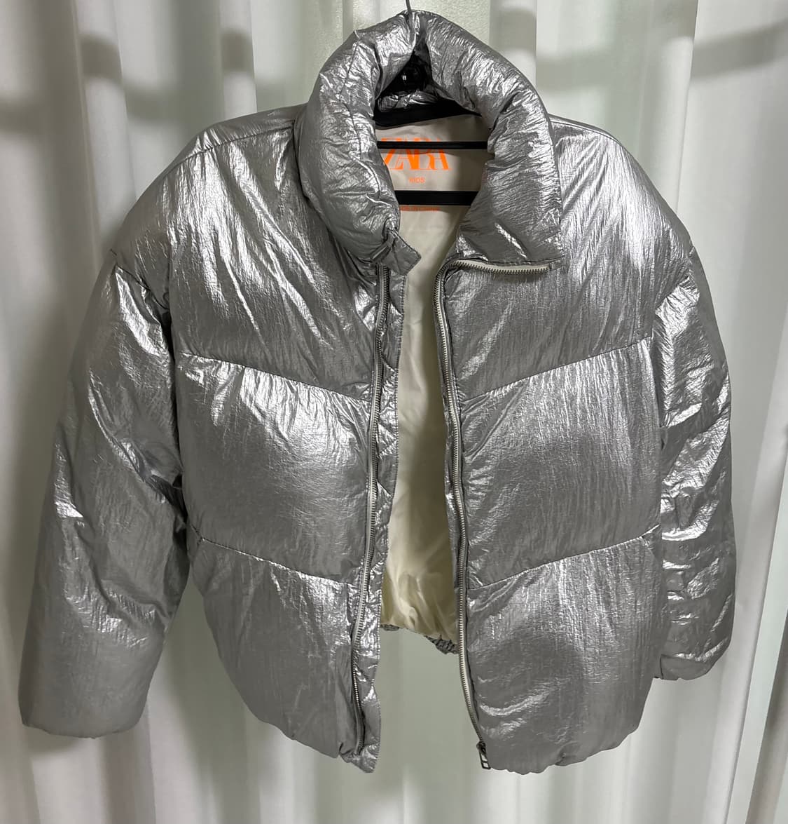 자라 키즈 유광 실버 숏푸퍼 13-14 상품이미지1