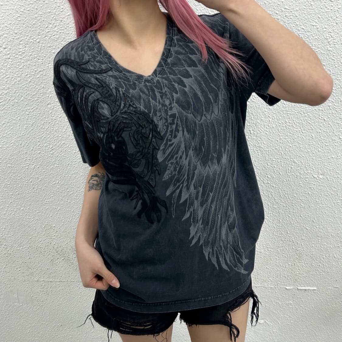 버커루 락시크맛 깃털 프린팅 딥네이비 반팔 L 상품이미지1