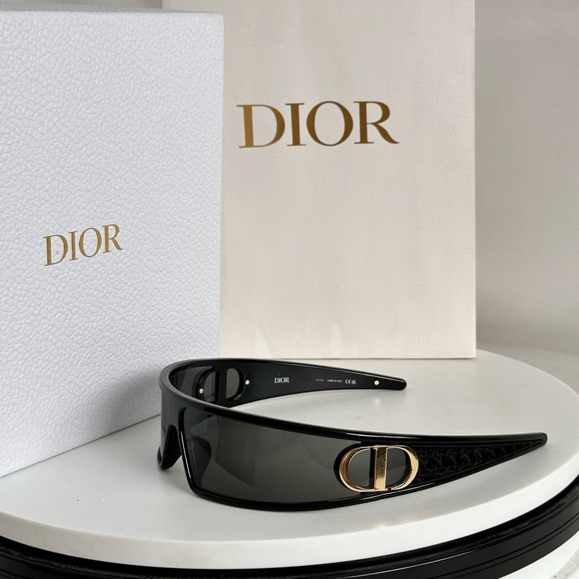 [정품] 디올 베리디올 M1U 선글라스 풀박스  상품이미지2