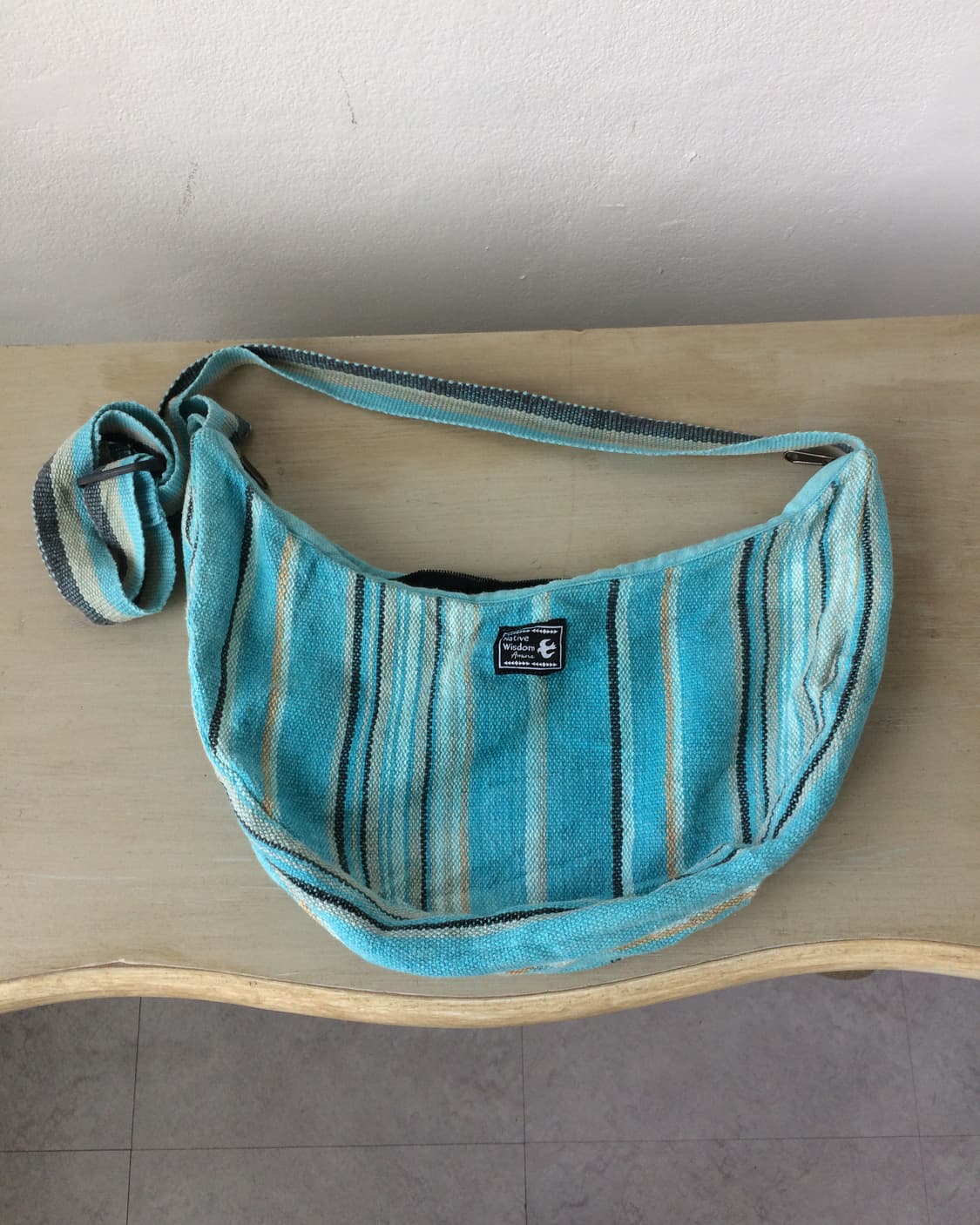 stripe pattern cross bag 상품이미지1