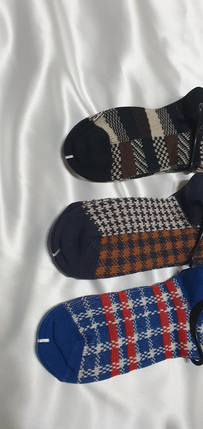 레드 블루 브라운 블랙 화이트 믹스 듀얼 체크 비비안웨스트우드 양말  상품이미지8