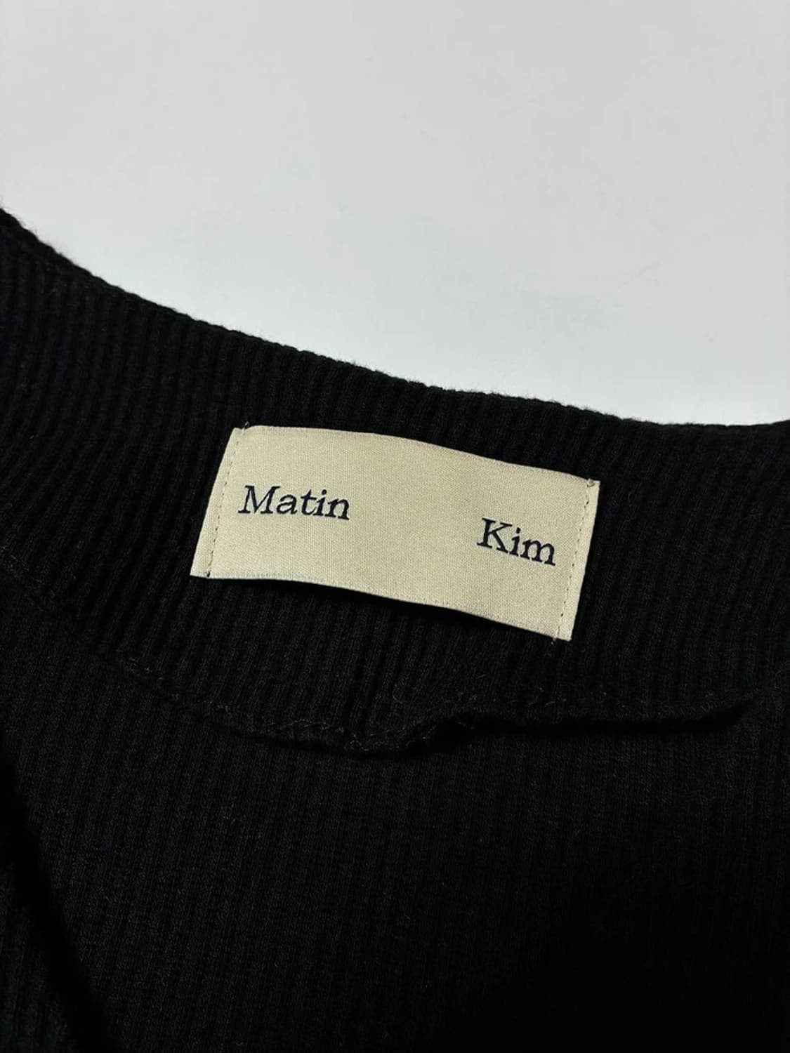 마뗑킴 20ss 리브드 미니멀 슬림 니트 가디건 PN8929 상품이미지5