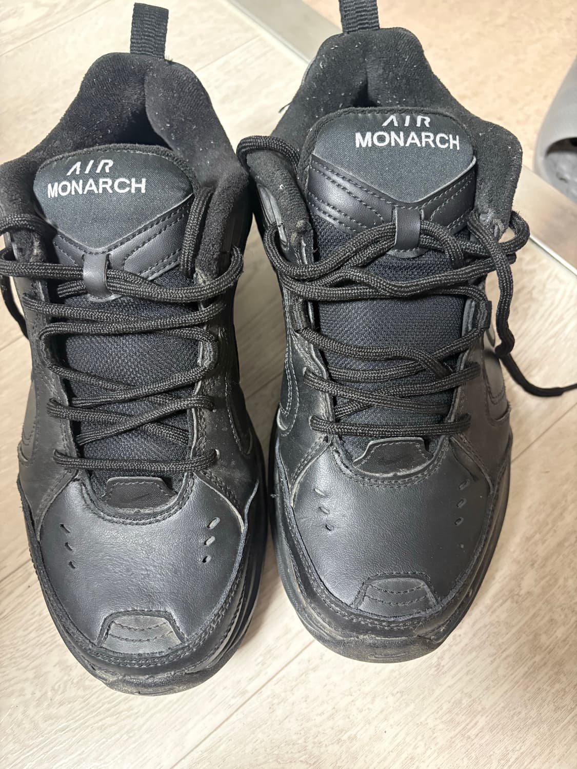 나이키 에어모나크260 상품이미지1