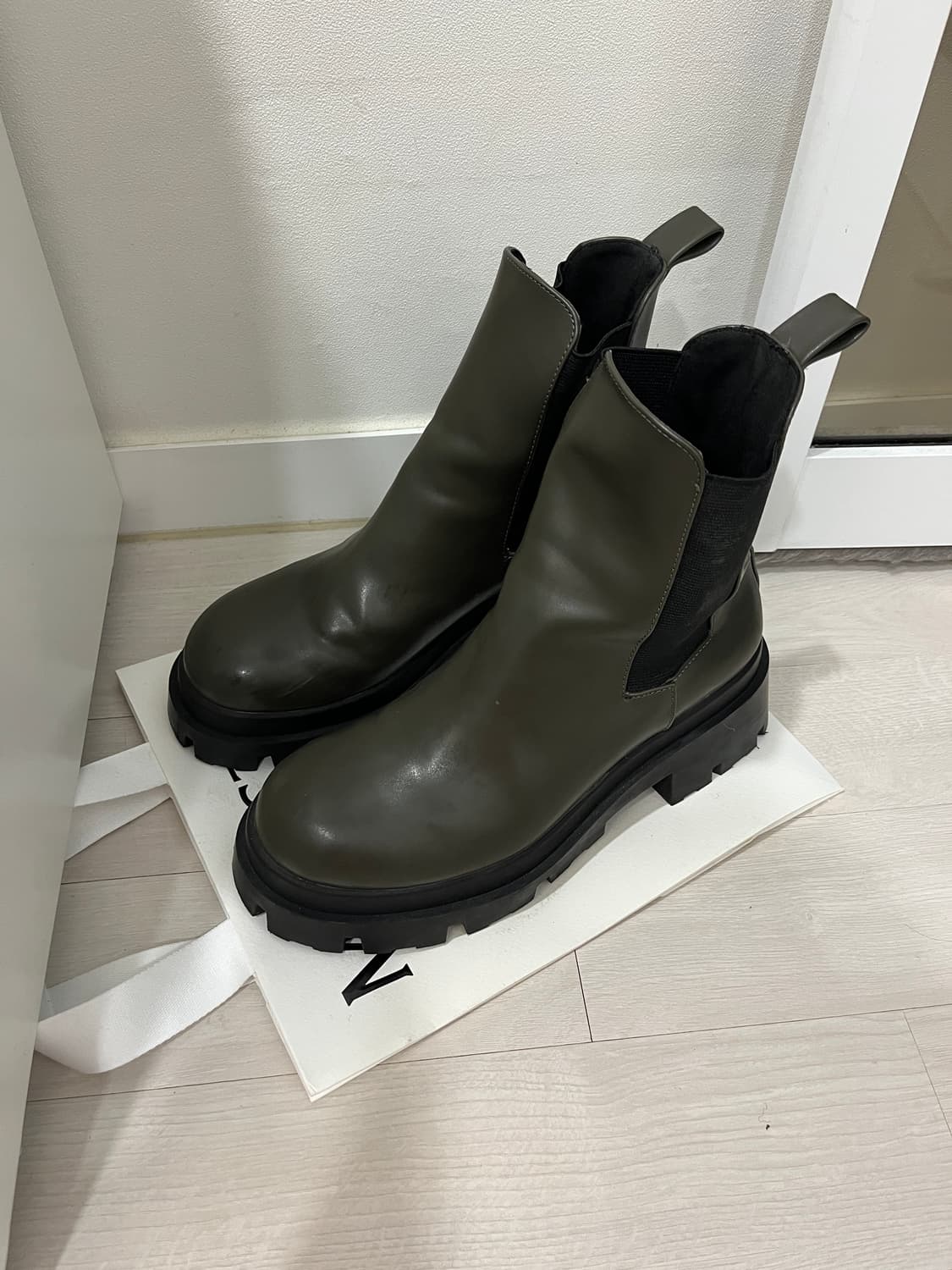 (240) 자라 청키 플랫폼 첼시부츠 (카키) 상품이미지1