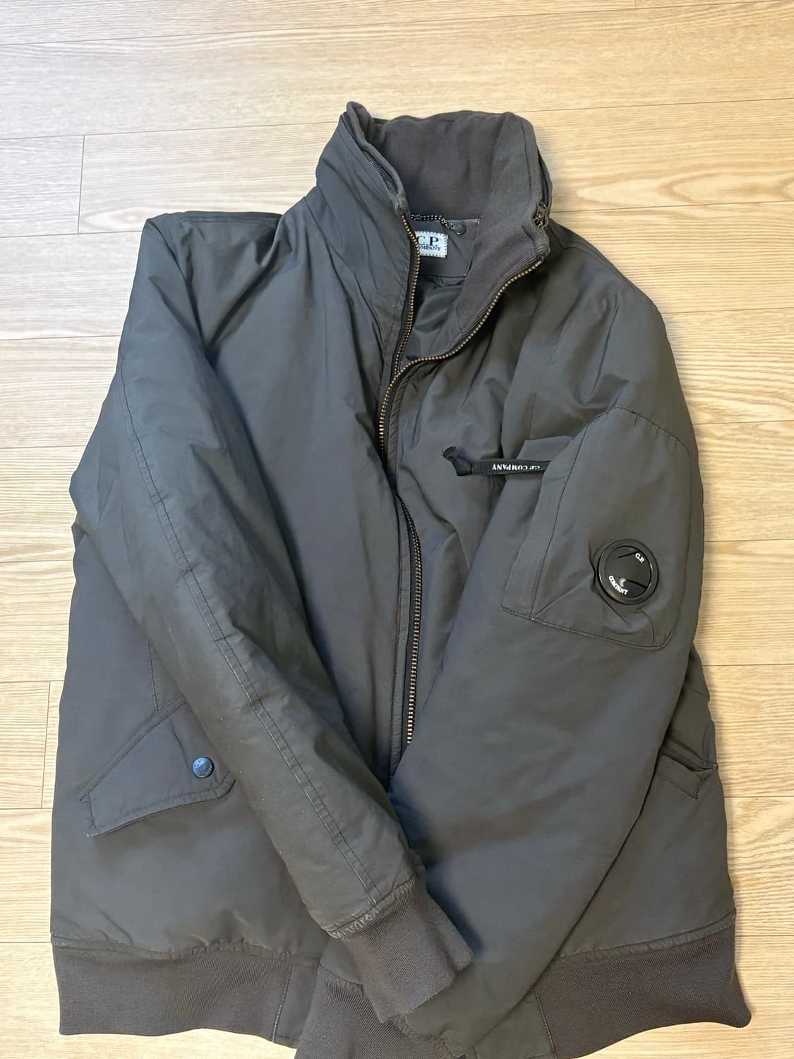 Cp컴퍼니 자켓 패딩 상품이미지1