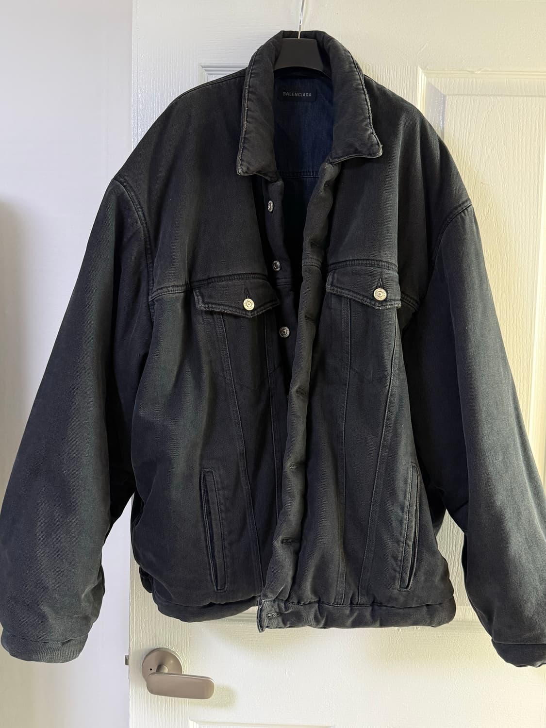 발렌시아가 패디드 데님 자켓 블랙 상품이미지4