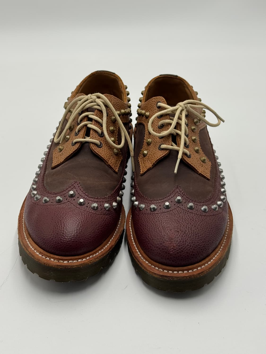 닥터마틴 스터드 윙팁로퍼 상품이미지3