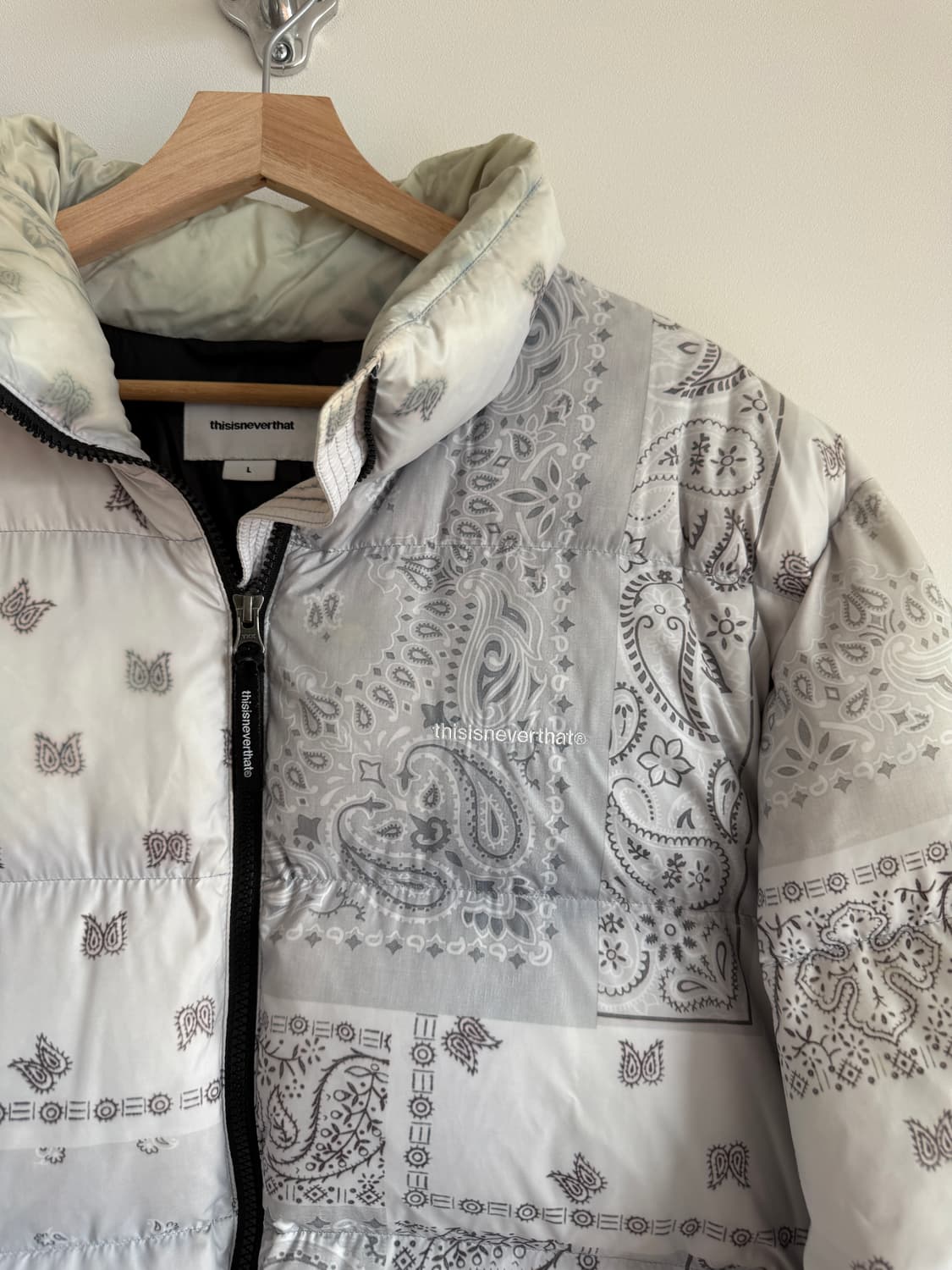 디스이즈네버댓(thisisneverthat) 페이즐리 덕다운 패딩 상품이미지3