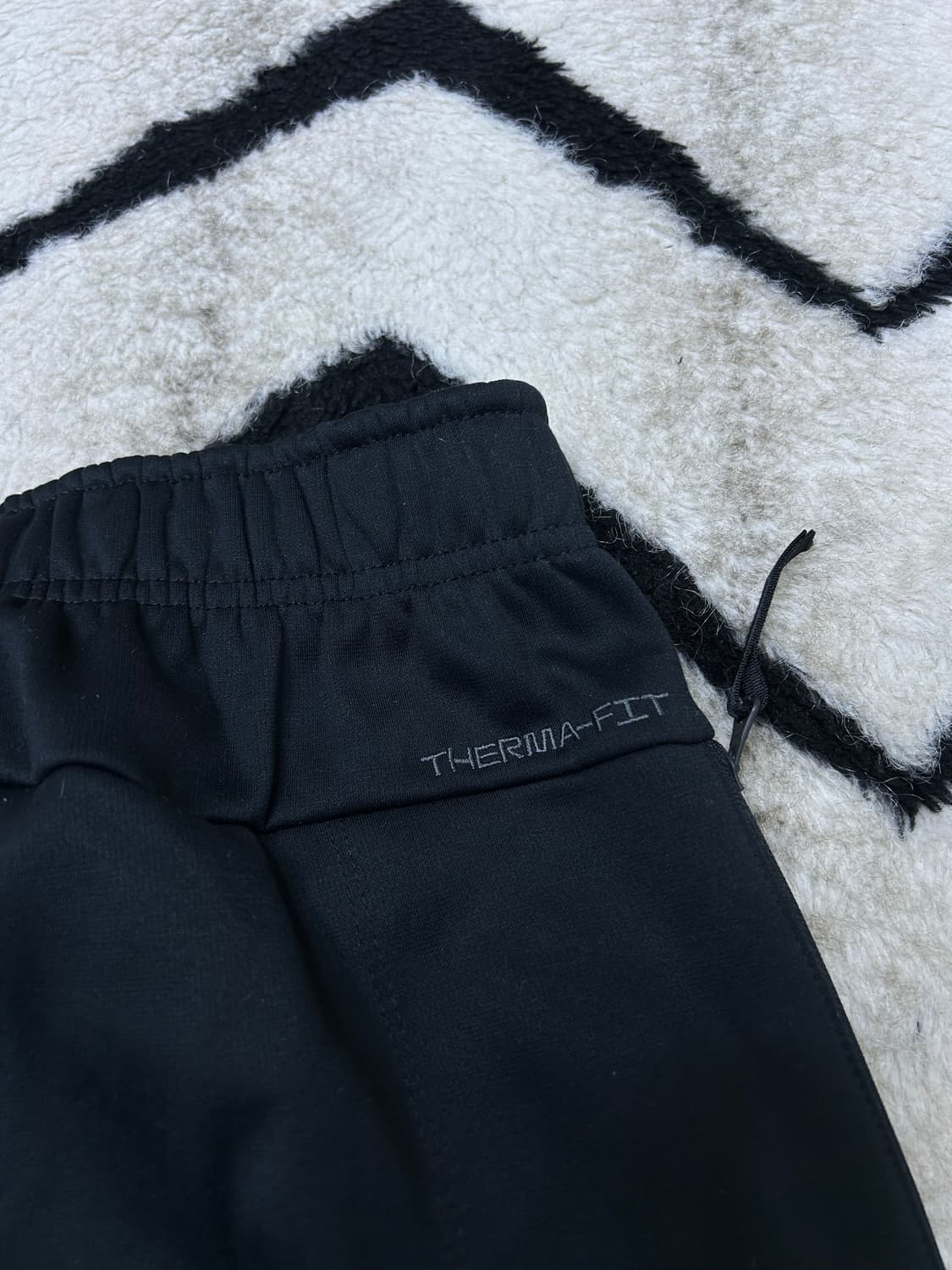 [L]나이키 써마핏 테이터드 조거 트레이닝 팬츠/블랙/기모 상품이미지6