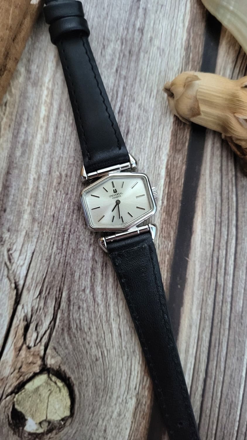 [특가상품]정품 빈티지 유니버셜 제네브 헥사곤케이스 힌지드러그 수동시계 상품이미지7