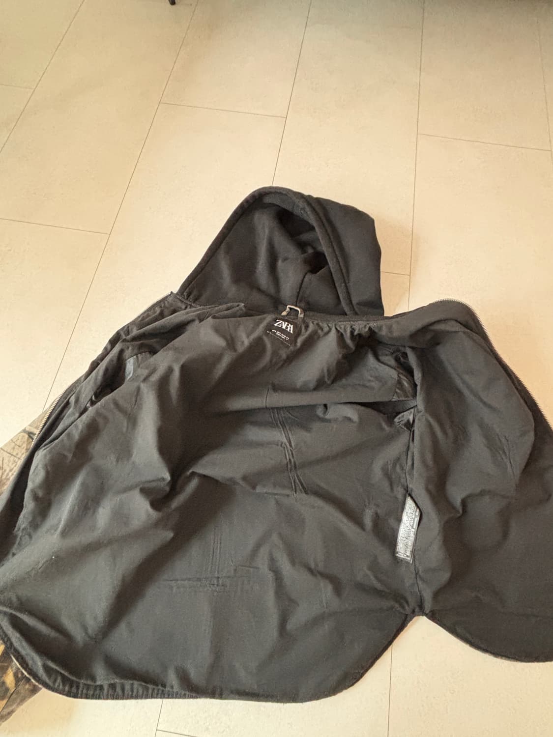 조용히 다시 떠오르는 리얼트리 패턴 집업 후디 L 상품이미지5