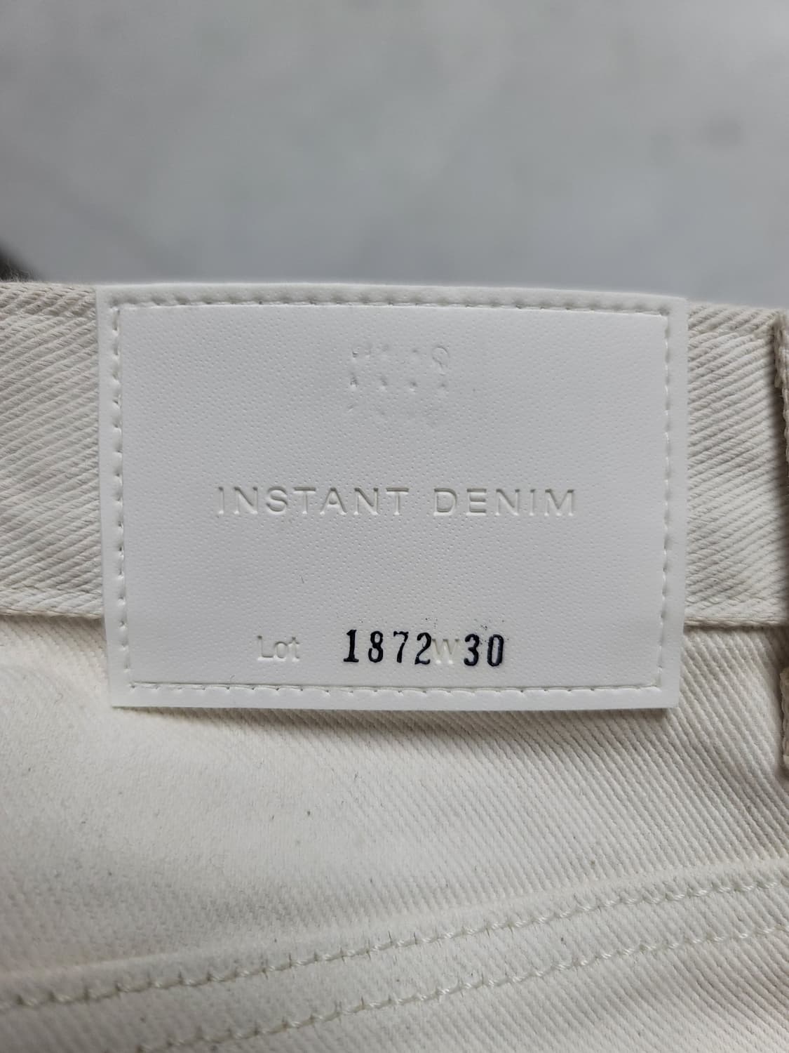 새제품 인스턴트 화이트데님 허리30
레귤러핏 상품이미지2