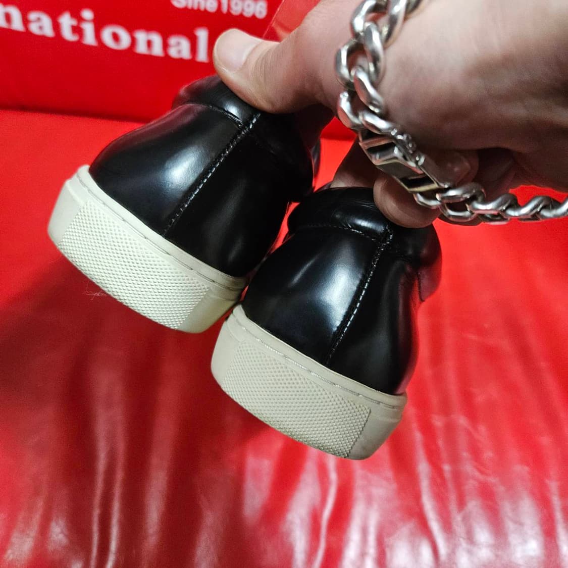 산드로(SANDRO) 가죽 유광 스니커즈 42size 상품이미지3