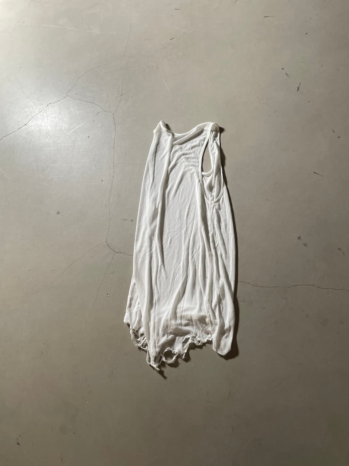 KZ Atelier Distressed Sleeveless Top 상품이미지2